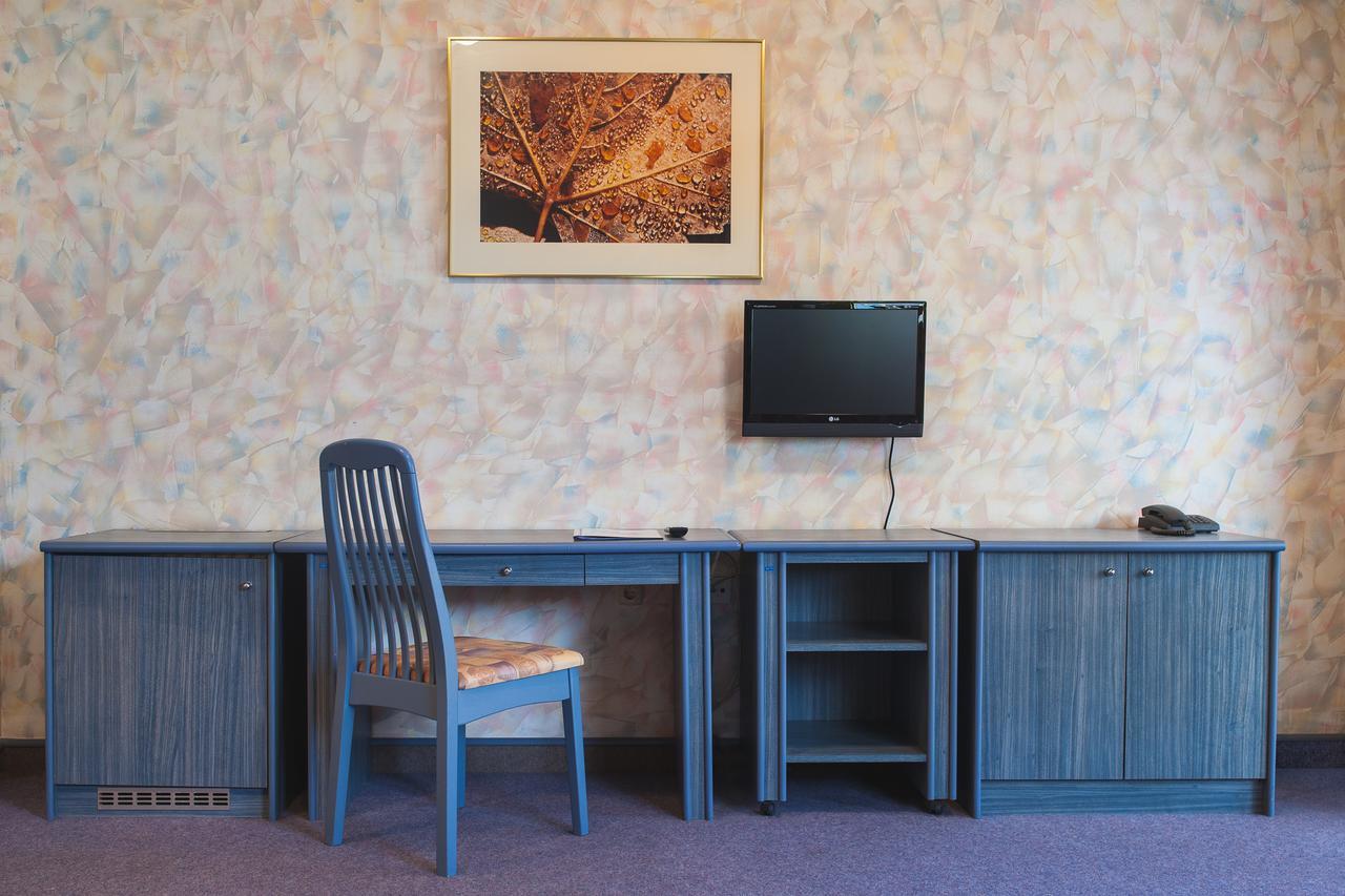 Hotel Dravograd Стая снимка